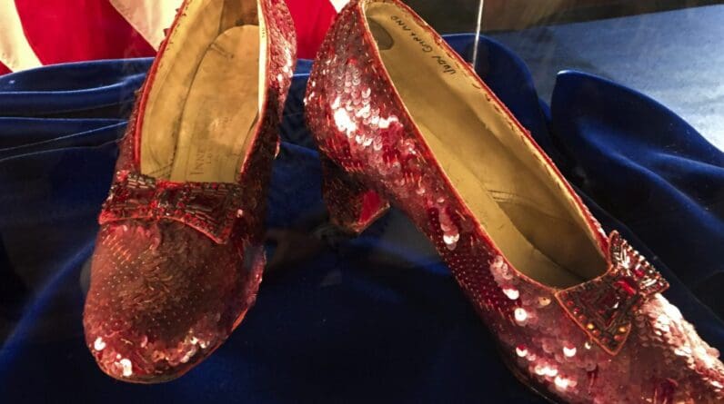 Ruby slippers thief: Aging mobster avoids jail sentence but has to pay $300 per month