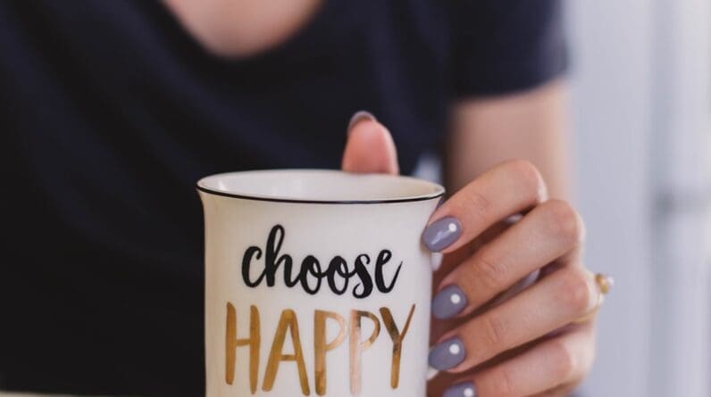 35 Best Side Hustles for Women and Moms to Make Extra Money in 2024