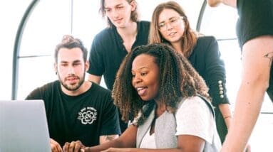 Leading To Win: Navigating Old-School vs. New-School Business Leadership