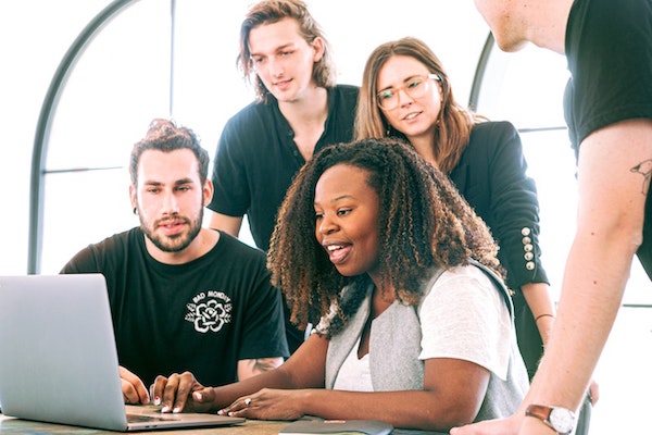Leading To Win: Navigating Old-School vs. New-School Business Leadership