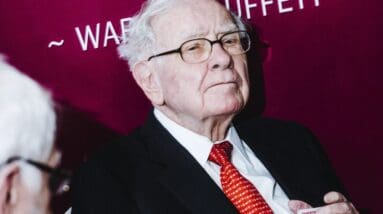 Warren Buffett: Japan management 'far less aggressive' on their pay