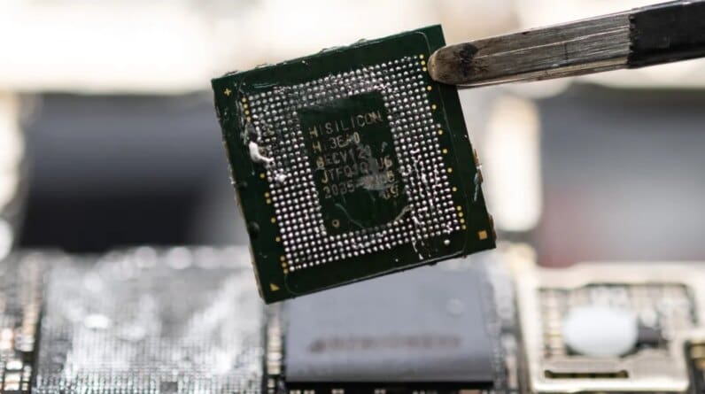 Beijing reportedly bars Intel, AMD, Microsoft Windows from government computers