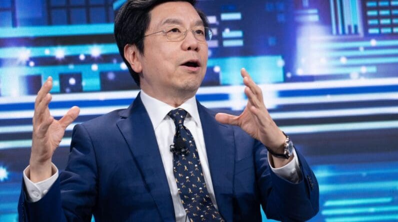 Leading China VC Kai-Fu Lee warns an investor reckoning is coming for unprofitable AI companies